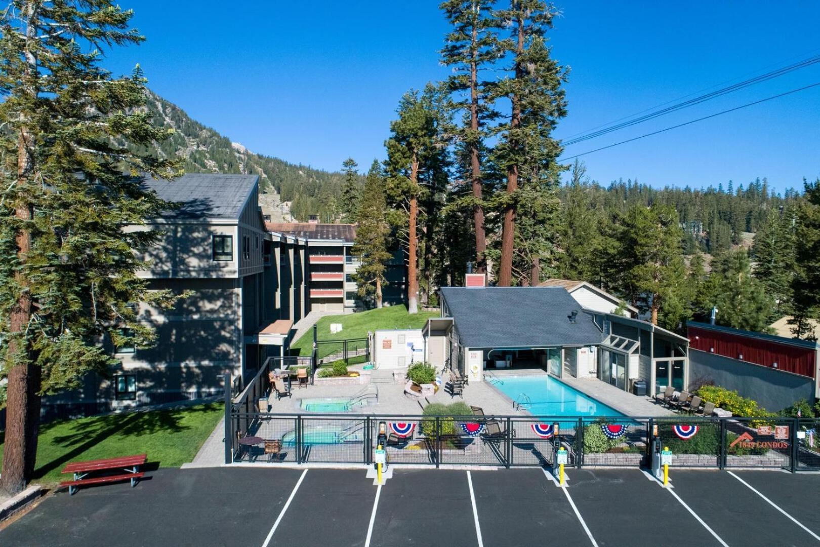 Spacious Great For Friends And Families!